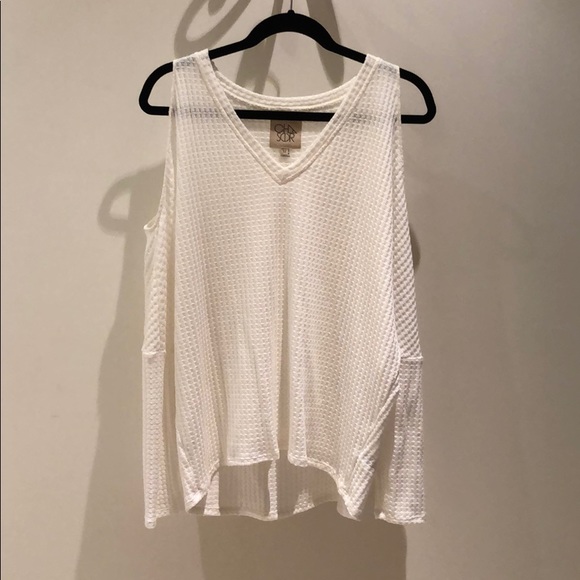 CHASER BRAND THERMAL COLD SHOULDER V-NECK CREAM- M - Picture 2 of 4